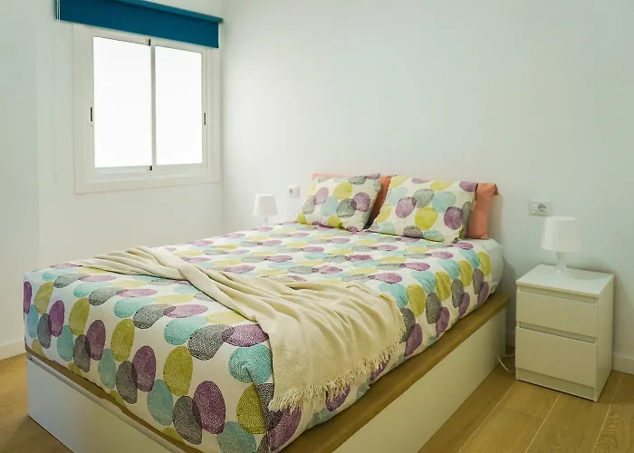 Frente Al Mar 圭马尔港